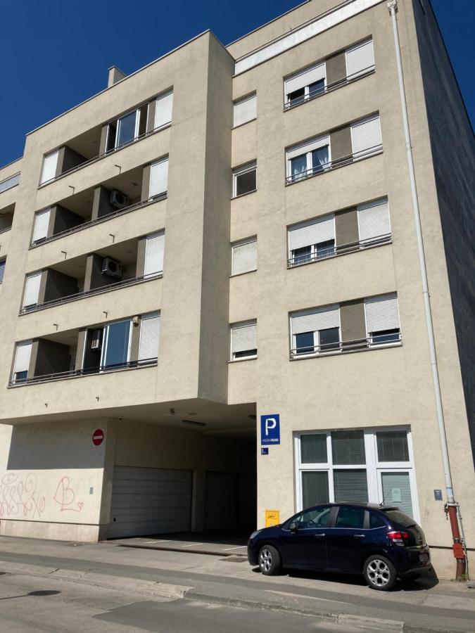 Apartment Maris - Free Parking Zagreb Exterior foto